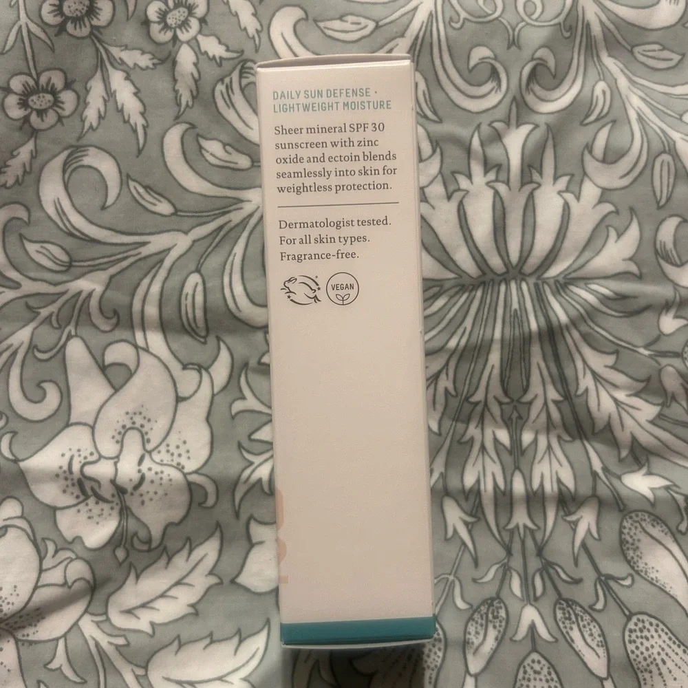 Biossance Squalane + Zinc Sheer Mineral Sunscreen - Picture 5 of 6